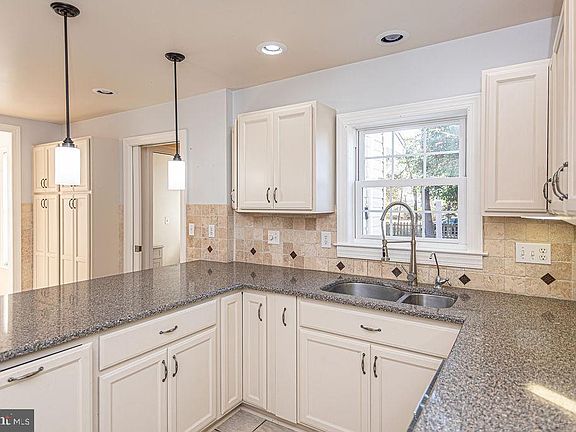 3rd image of 18 Clayton Ave