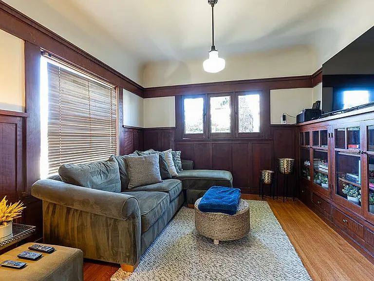 125 E Alvarado St — Photo 16
