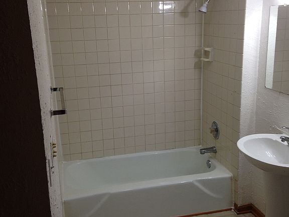 5th image of 3343 Sun Valley Ter APT 4
