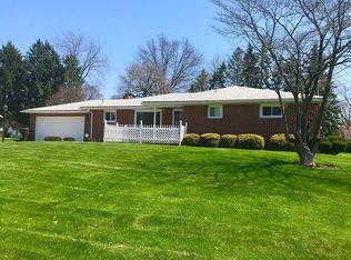 516 Richmond Dr, Hermitage, PA