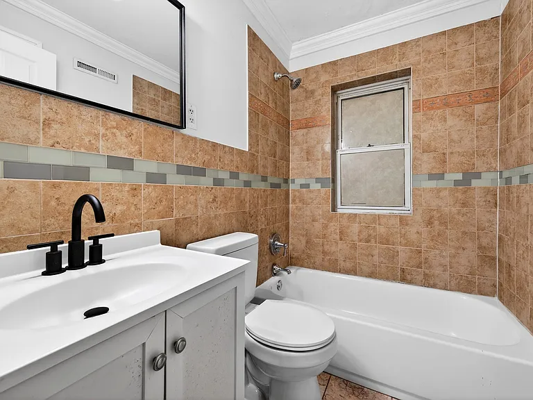 6135 Newport Ave — Photo 12