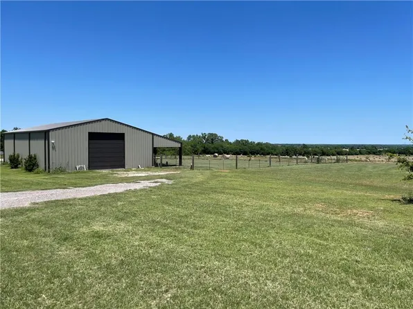 1819 W Chestnut Rd, Goldsby, OK 73093