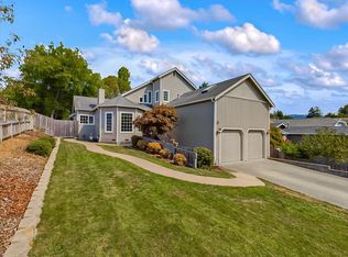 521 Nob Hill Rd, Fortuna, CA 95540