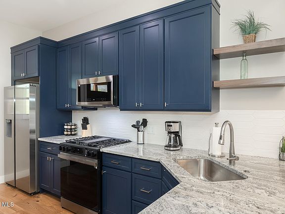 4th image of 505 GRAND Avenue #204