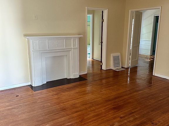 2nd image of 1855 S Beverly Glen Blvd