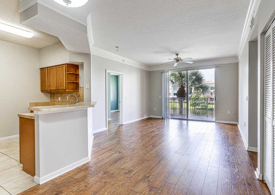 1st image of 7206 Myrtlewood Cir W #206