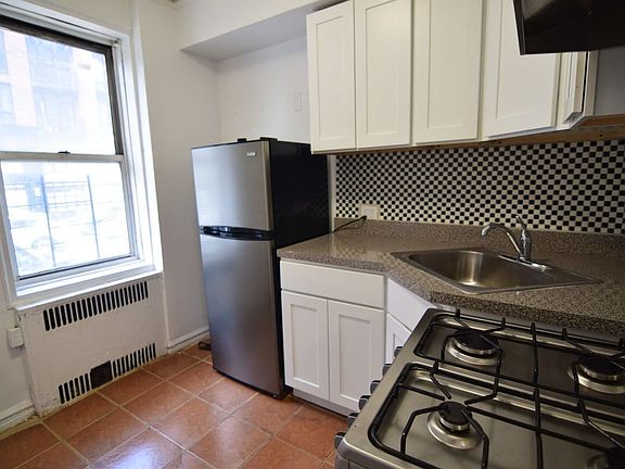 3rd image of 2101 Bedford Ave APT 1J