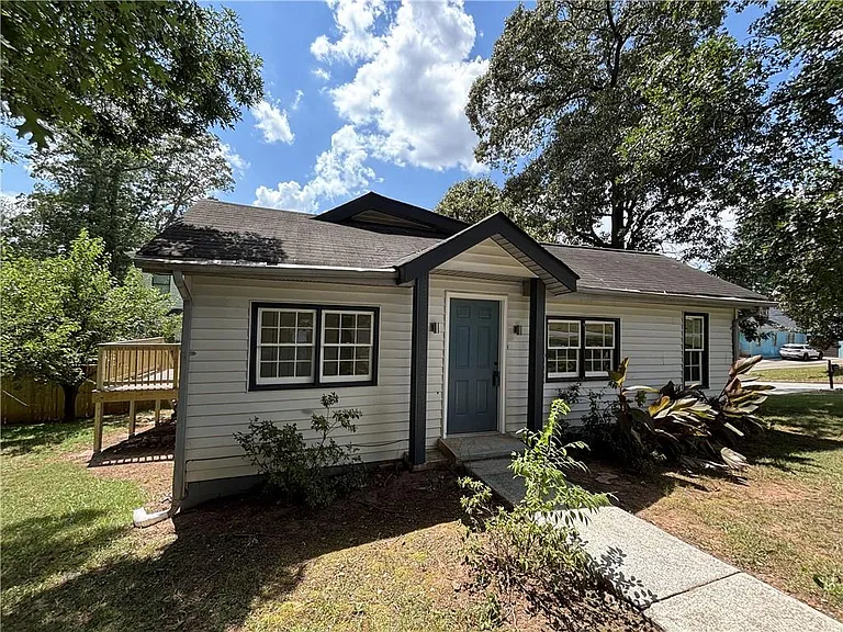 2469 Glynn Dr SE — Photo 3