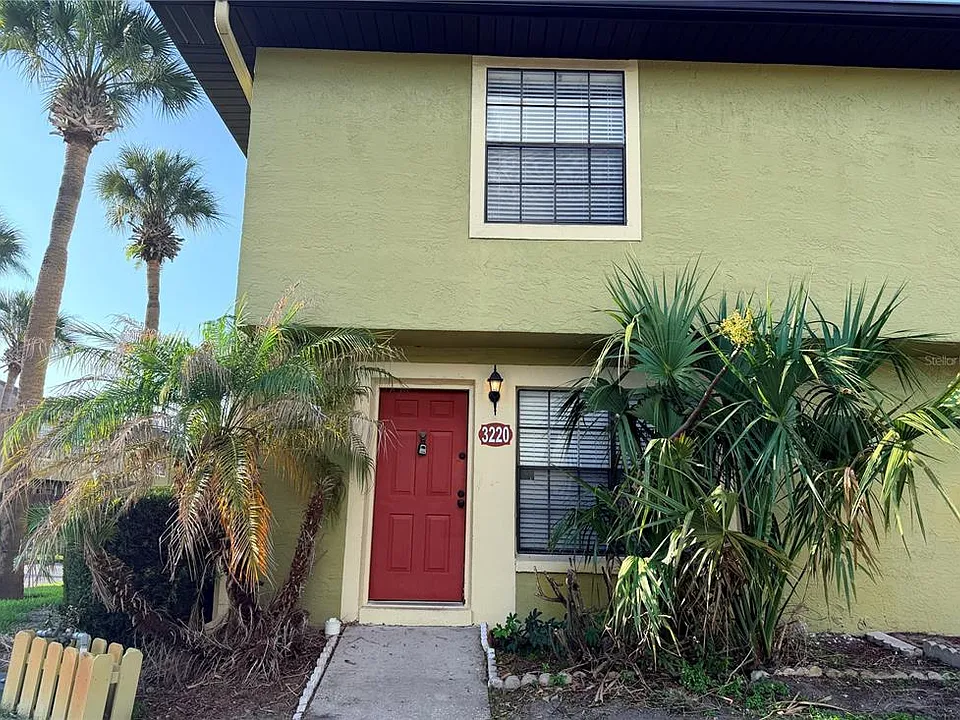 3220 Oak Lawn Pl #210