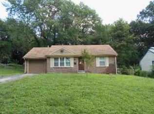 6109 Roger Rd, Shawnee, KS 66203