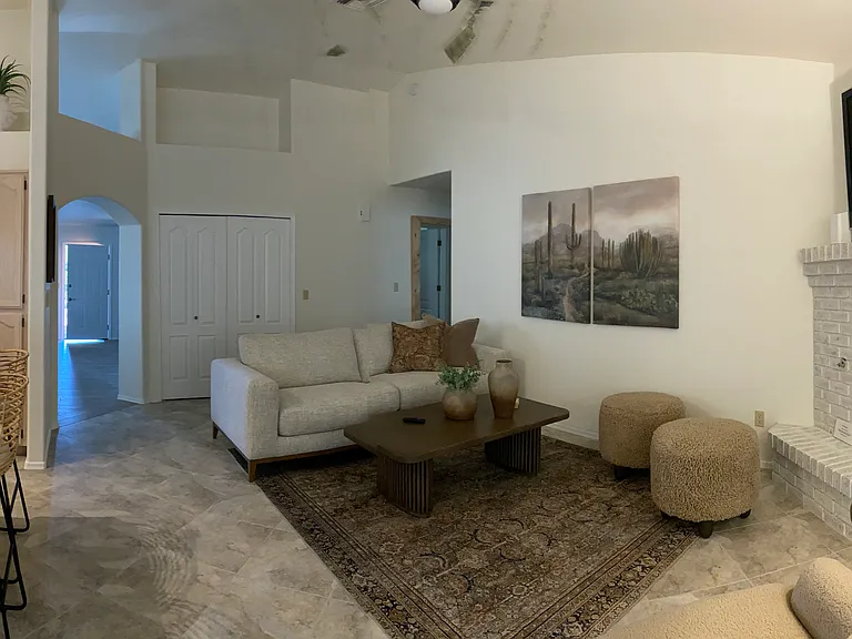 2460 W Catalpa Rd — Photo 19