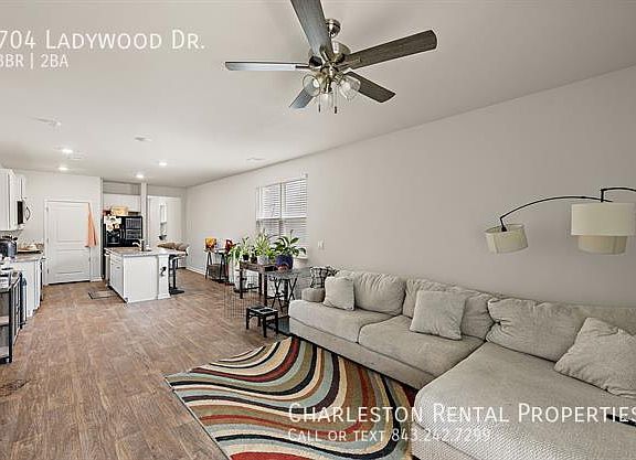 3rd image of 704 Ladywood Dr