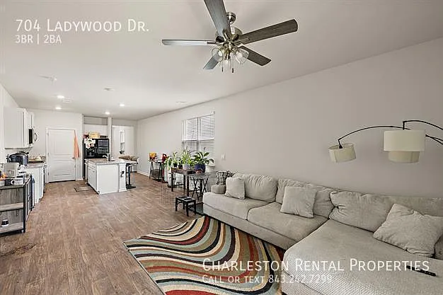 704 Ladywood Dr — Photo 3