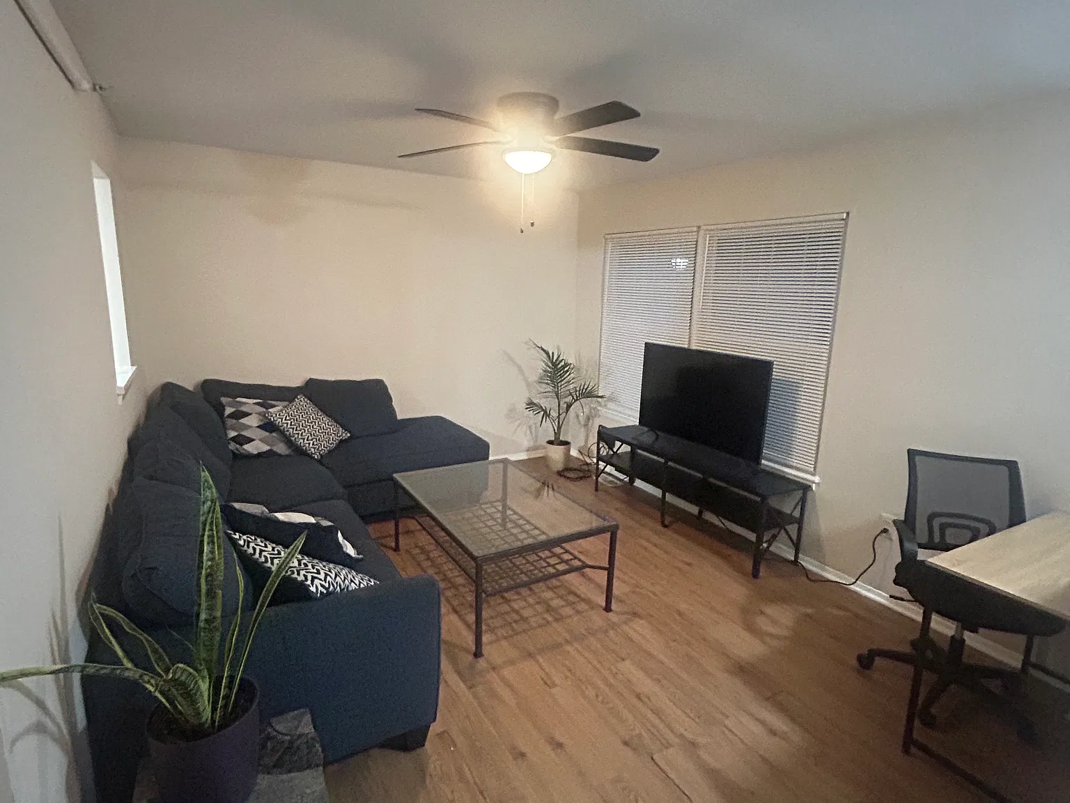 3 bed, 2.5 bath, 1401 sqft, $3,500 — Photo 3
