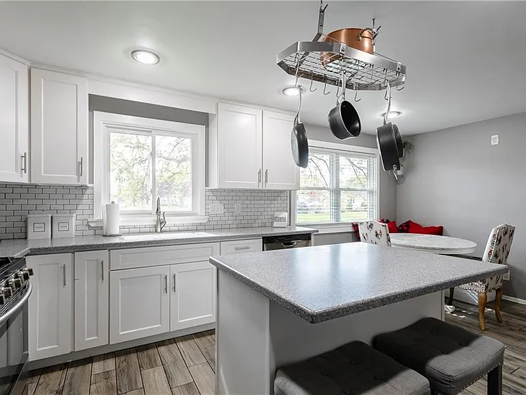 2 Kennedy Cir — Photo 7