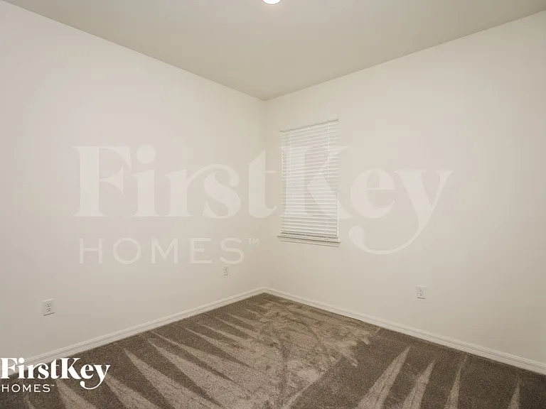 336 Corbel Ln — Photo 10