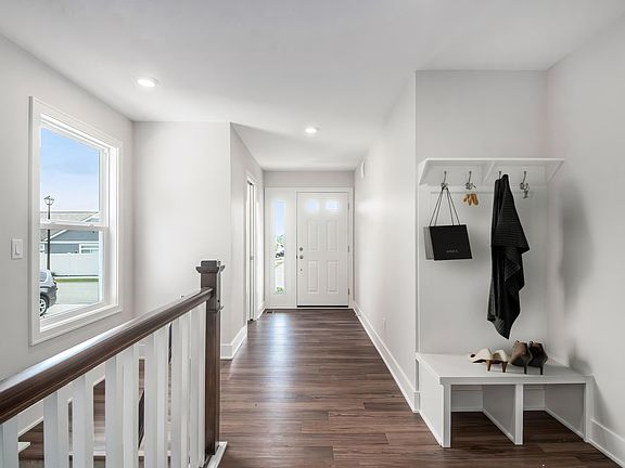 5th image of 1725 Thyme Dr