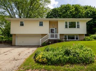 1876 Carter Ct, Dubuque, IA 52001