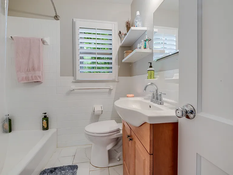 1911 Paul Spring Pkwy — Photo 27