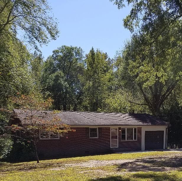 1st image of 2349 Greenleaf Dr