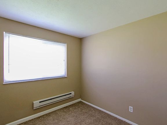 5th image of 6000 Lee Rd S APT 215