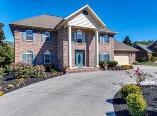 340 Riverdale Dr, Sevierville, TN 37862