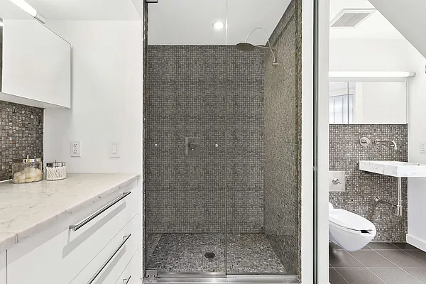 Sold by Compass | media 18