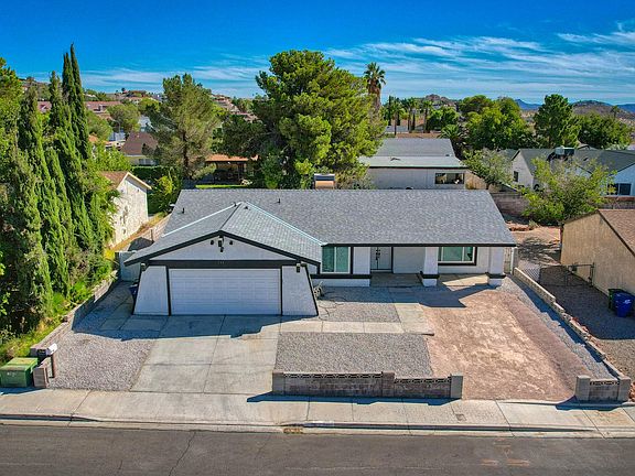 4th image of 775 Sandra Dr