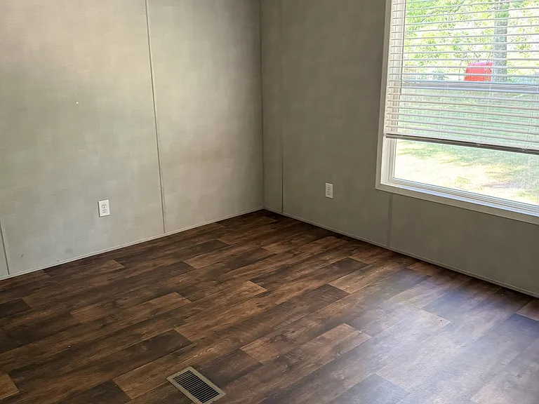4455 Middle St — Photo 5