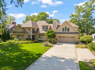 250 N Park Blvd, Glen Ellyn, IL