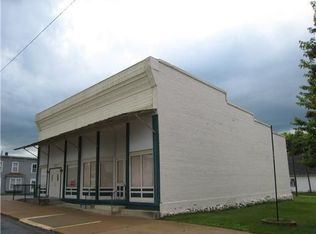 202 E Main St, Coggon, IA 52218