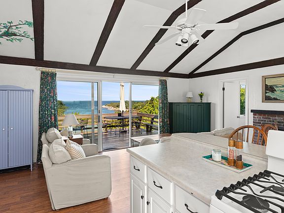 Spacious Kitchen & great room