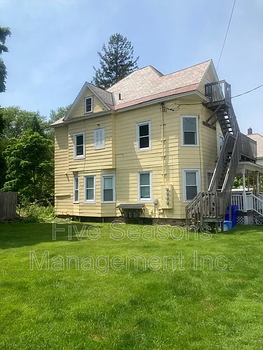 19 Fletcher Pl #3 Photo 1