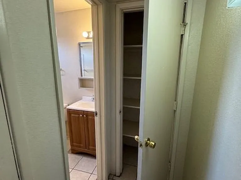 446 E Pastime Rd — Photo 6