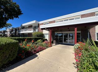 100 Deborah Ln UNIT 28-A, Wheeling, IL 60090
