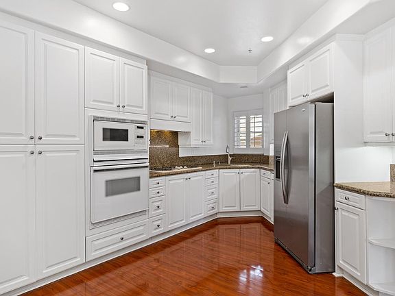 4th image of 45 Plaza Vivienda