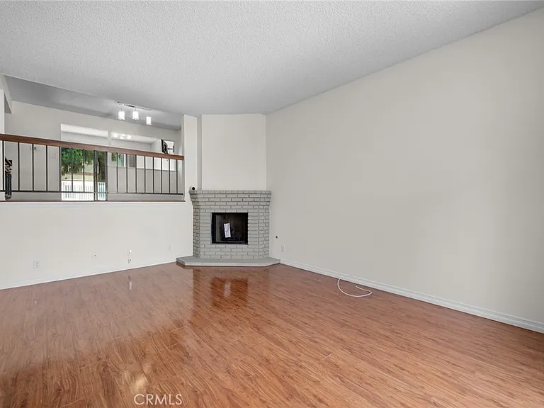 7100 Balboa Blvd #803 — Photo 6