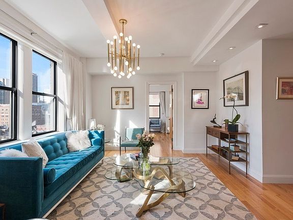 3rd image of 20 W 72nd St #1208