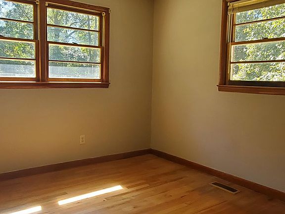 5th image of 105 Crestview Dr