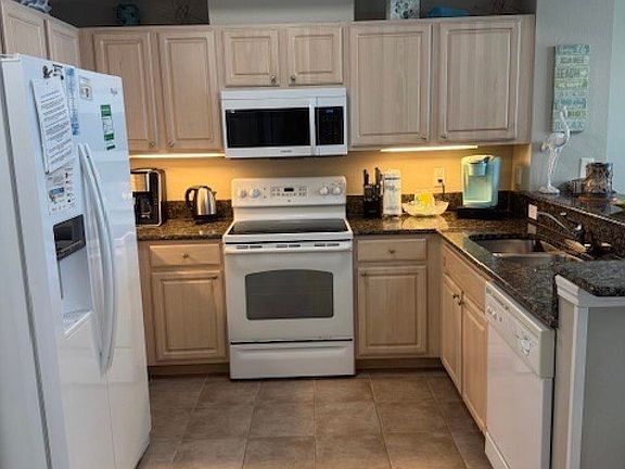 4th image of 1010 Beach Blvd #1004