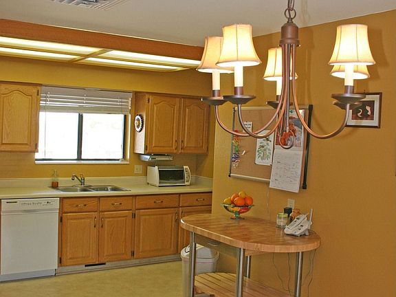 Birds-eye view of kitchen/dining