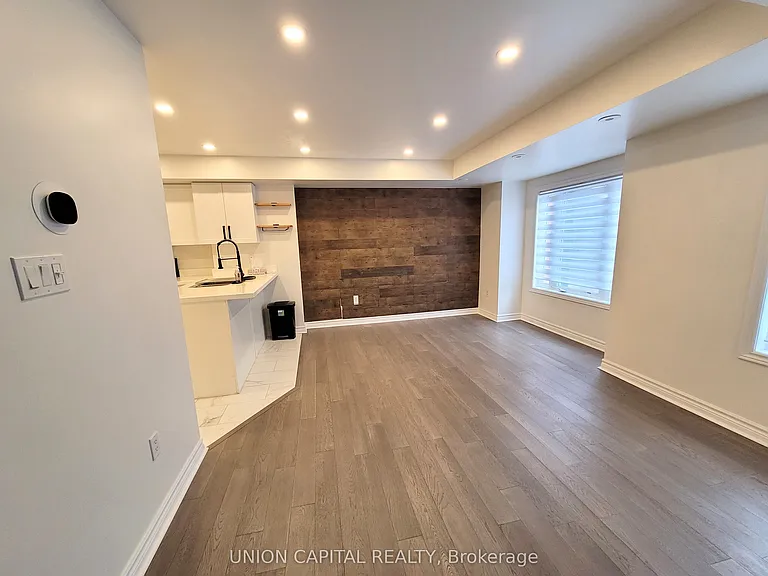 314 John St #190 — Photo 3