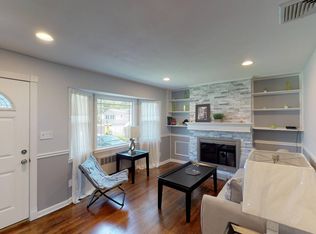122 E 23rd St, Huntington Station, NY 11746