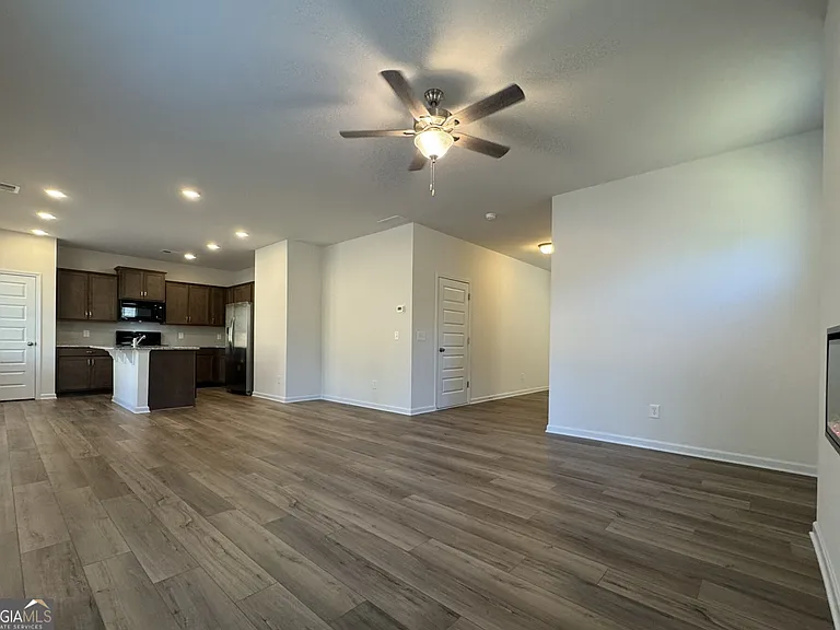 190 Fair Oak Ln — Photo 8