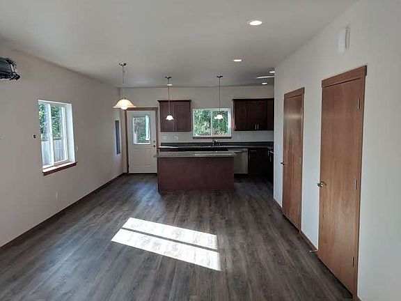 2nd image of 1211-1219 H Ave Unit 1215