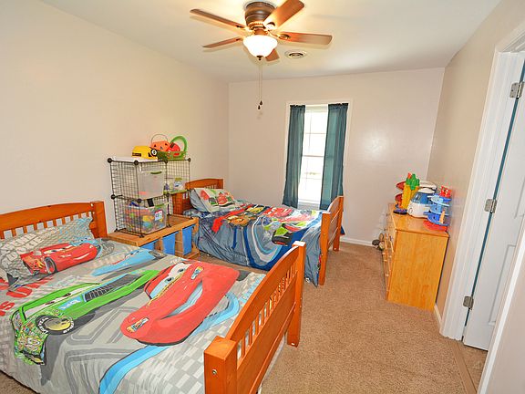 3rd image of 1048 Roedeer Dr