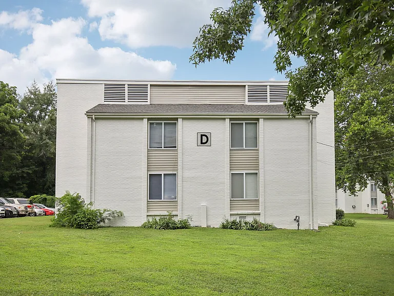 Northfield Manor Apartments — Photo 31