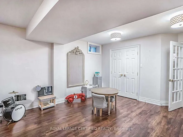 316 Barondale Dr — Photo 6