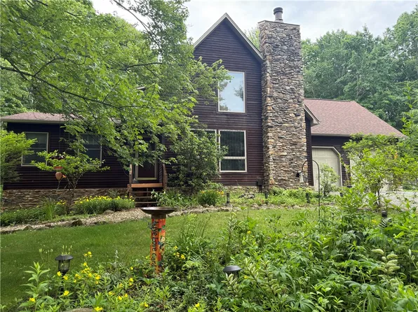 209 Modoc Trl, Mercer, PA 16137