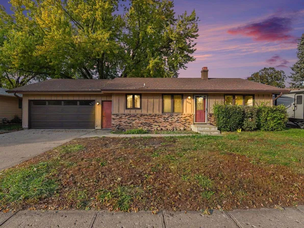 904 E 18th St, Yankton, SD 57078